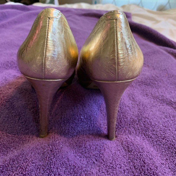 Vince Camuto Gold Snakeprint Leather Platform Pumps sz 8.5M